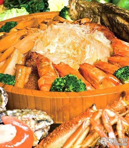 皇宫般的奢侈年夜饭