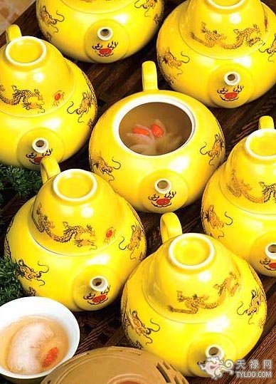 皇宫般的奢侈年夜饭