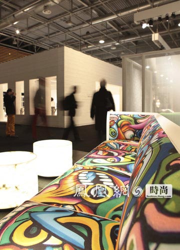 2009��1��22 �C 27���ڼ䣬MAISON&OBJET����Ҿ�װ�β������MEUBLE PARIS������ʼҾ߲����ᣬΪרҵ���ڴ����Ҿ�װ���������µĴ��⳱���͸��߶˵Ĳ�Ʒ�����µĳ���������������ʦ�ĵ����������Ǳ��첩��������רҵ���ڵ����㡣 