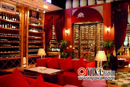 ��Ϊ��¡��ҵ���콢�꣬�ڲ���װ����Ȼ���������˶����ѾƵ����顣