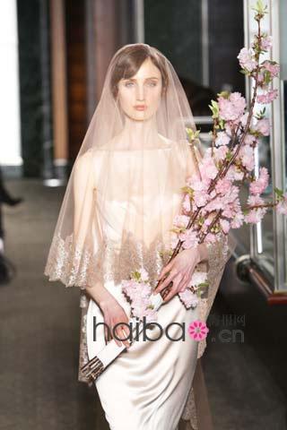 点击查看下一张 婚纱_2010 婚纱时装发布趋势之细节篇