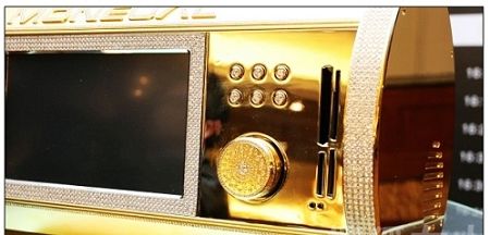 ���ṩ��7Ӣ��Ķ�ý�崥������ʾ�� ATI Radeon HD 4000�ĸ�����Ļ���ţ�500G����Ӳ�̣�������������ң������DVD-R��������ý������������߼��̺���꣬ʹ����Intel Core 2 Duo����������������Windows Vista�ϡ�