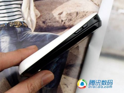 时尚全键盘 酷毕messaging B5310U评测