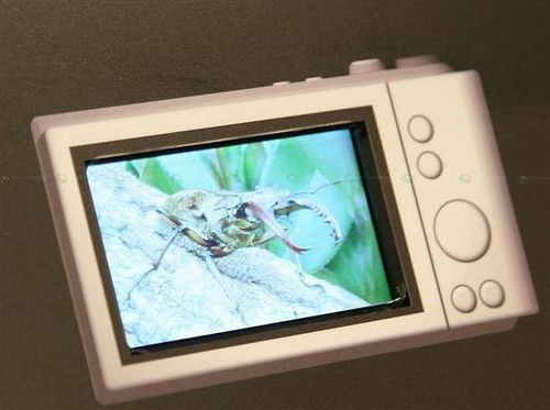 夏普宣布全球首款裸眼3D移动触摸屏幕