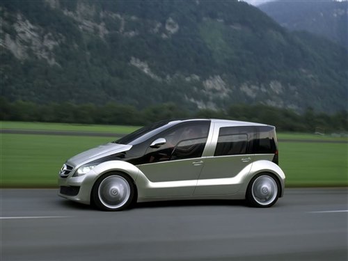 超级酷!实拍奔驰F600概念车(组图) 【图】双涡轮增压发动机 奔驰新推F700概念车