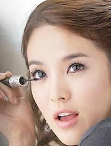 时尚女星的10大化妆魔法(图) - 精品消费网 时尚女星的10大化妆魔法(图) - 阳光哥哥 - 阳光照耀中华