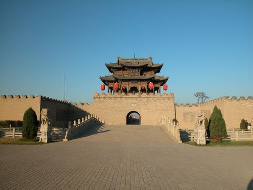 东艮吉堡门——公侯王府亦黯然失色