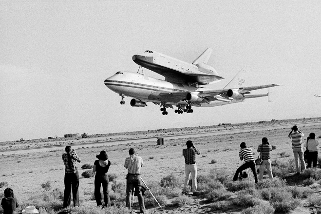 1977��8��12�գ���ҵ��&ldquo;��&rdquo;�ڲ���747���ϴӰ��»��ȿվ�������ɡ�