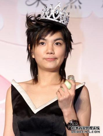 各款女明星的公主发型(组图) 各款女明星的公主发型(组图)